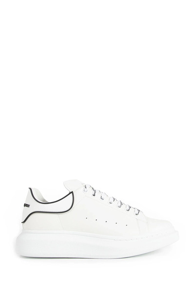  Oversized Sneakers 