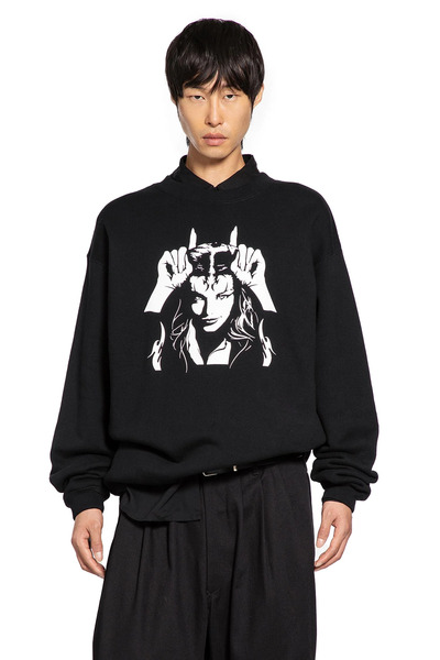  Masses Collaboration Graphic Sweatshirt 