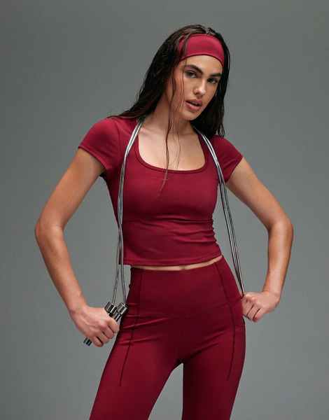  4505 Active Square Cap Sleeve Top In Cherry Red 
