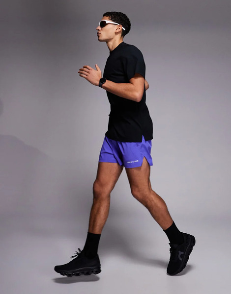 4505 3 Inch Quick Dry Split Running Shorts With Zip Pockets And Reflective Graphic In Ultraviolet Purple 