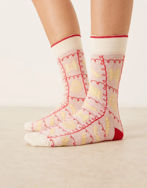  Accessorize All Over Printed Pasta Socks In Cream White 