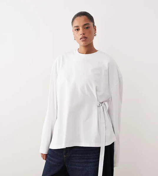  Arrange Curve Side Buckle Long Sleeve Tee In White 