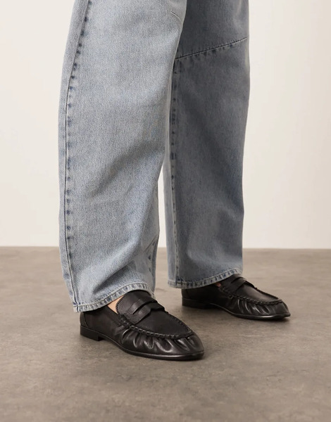  Arrange Premium Leather Loafer In Black 