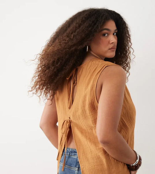  Asos Design Curve Crinkle Shell Top In Ginger Brown 
