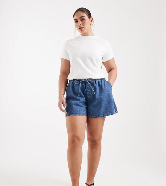  Asos Design Curve Denim Pull On Short In Mid Blue 