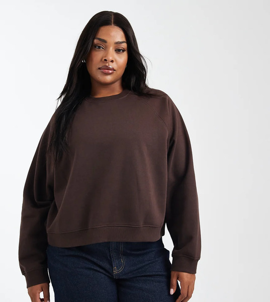  Asos Design Curve Oversized Brushback Sweatshirt With Raglan Detail In Chocolate Brown 