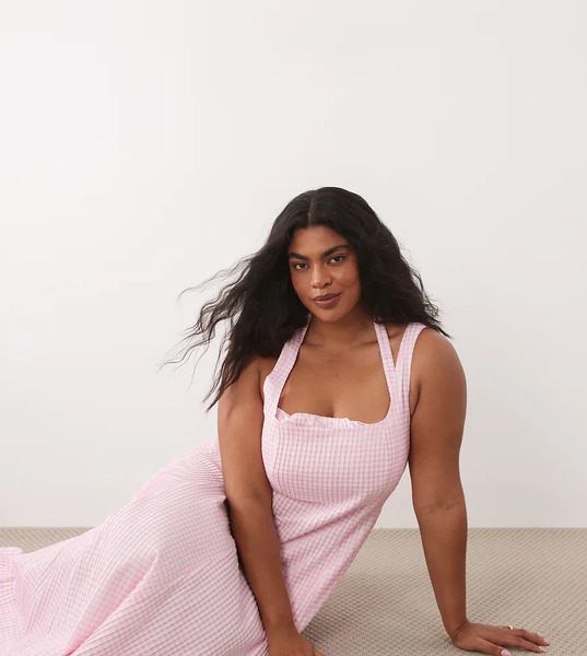  Asos Design Curve Square Neck Maxi Sundress With Peekaboo Bust In Pink Gingham Multi 