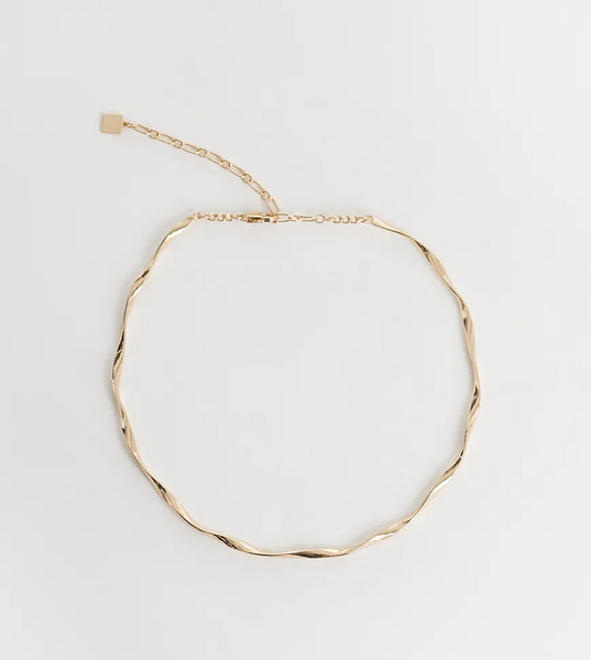  Asos Design Curve Twisted Torque Choker In Gold Tone 