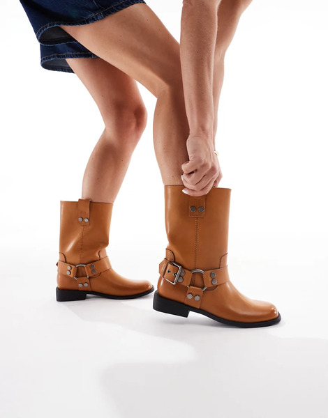  Asos Design Arley Burnished Flat Biker Boot In Camel Neutral 