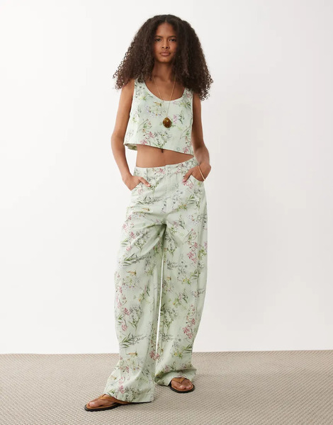  Asos Design Barrel Trousers In Floral Print Multi 