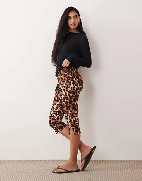  Asos Design Clean Denim Capri In Leopard Print Brown 