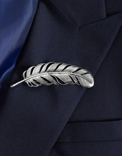  Asos Design Feather Brooch In Silver 