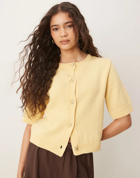  Asos Design Knitted Half Sleeve Cardigan With Shell Buttons In Ecru White 
