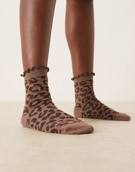  Asos Design Leopard Print Socks In Chocolate Brown 