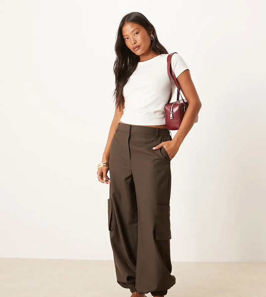  Asos Design Petite Tailored Straight Leg Trousers With Cuff And Utility Pocket Detail In Chocolate Brown 