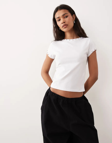  Asos Design Stud Sleeve Shrunken Tee In White 