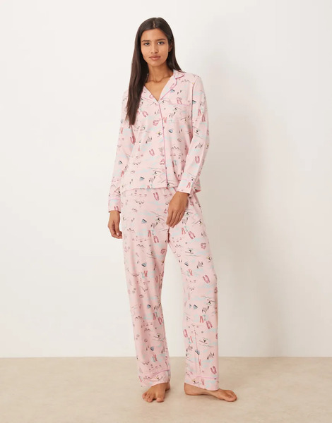  Asos Design Super Soft Long Sleeve Shirt & Trouser Pyjama Set With Contrast Piping In Ski Print Multi 