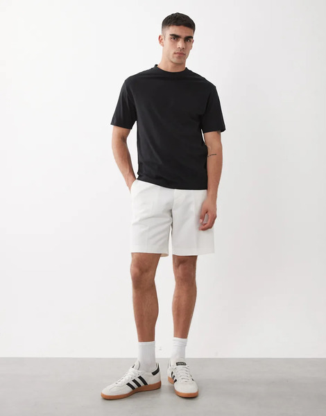  Asos Design Tailored Regular Shorts In White 