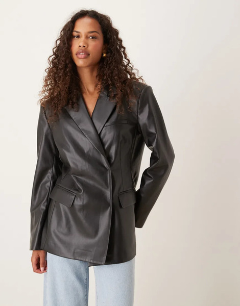  Asos Design Tailored Relaxed Faux Leather Blazer In Black 
