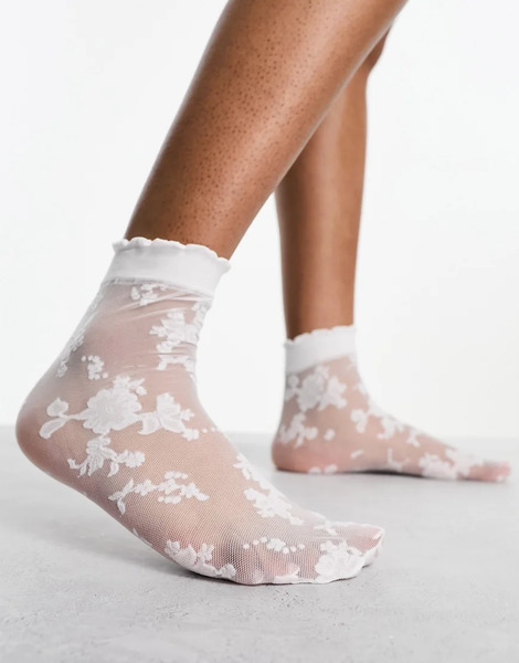  Asos Design White Lace Sock 