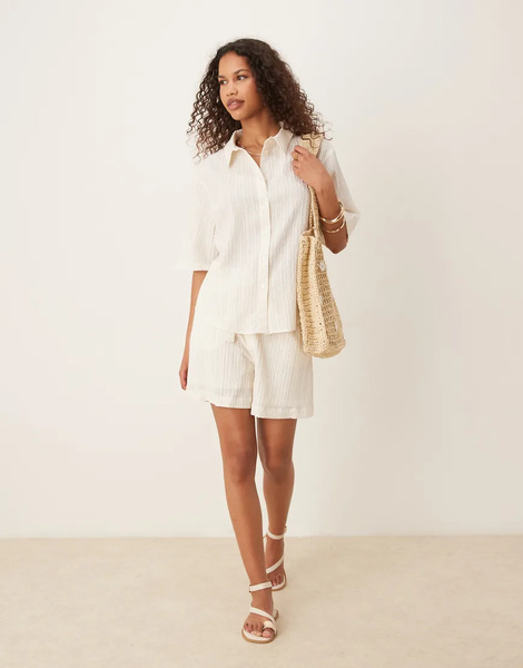  Aware Textured Relaxed Short Co Ord In White 