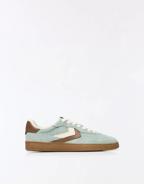  Bershka Retro Trainers In Blue 