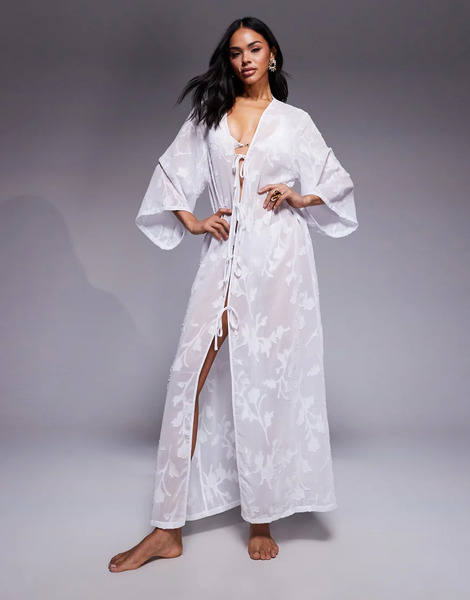  Bluebella Darla Kaftan In White 