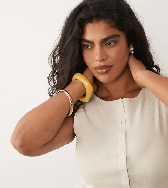  Brave Soul Curve Button Down Vest In Off White 