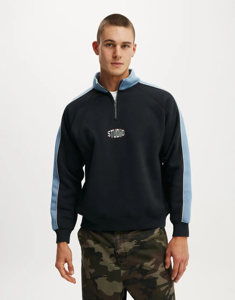  Cotton On Graphic 1/4 Zip Fleece In Black 