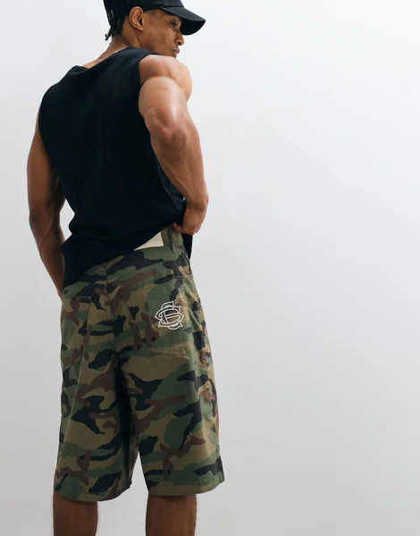  Courtside Camo Printed Shorts In Green 