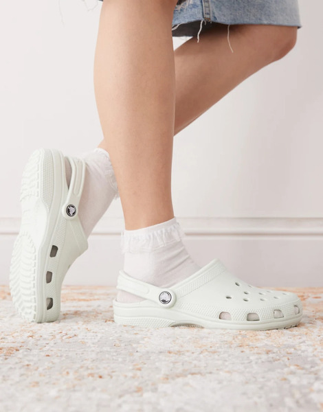  Crocs Classic Clog In Mint Tint Green 