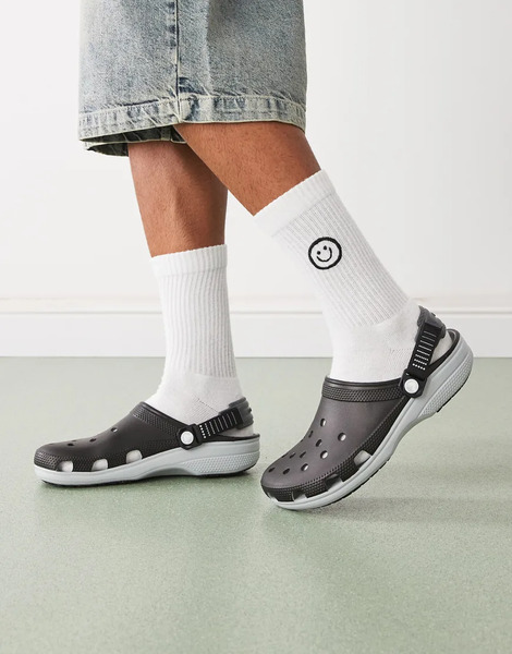  Crocs Classic Turbo Clog In Black 