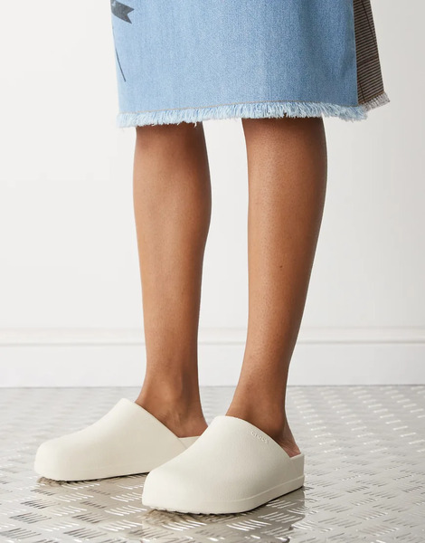  Crocs Unisex Dylan Clogs In Stucco Beige Neutral 