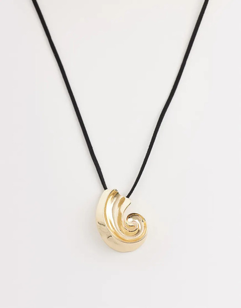  Designb London Statement Shell Cord Necklace In Gold 