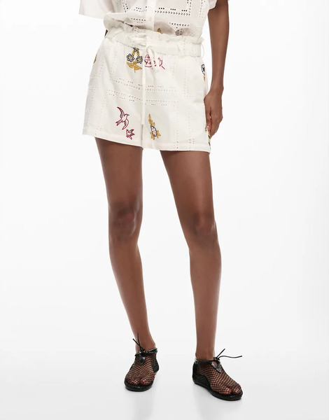  Desigual Embroidered Shorts In White 
