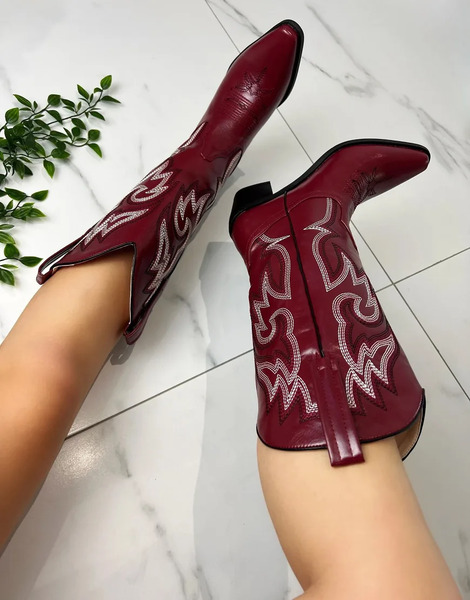  Dia Studios Cowboy Boots In Red 