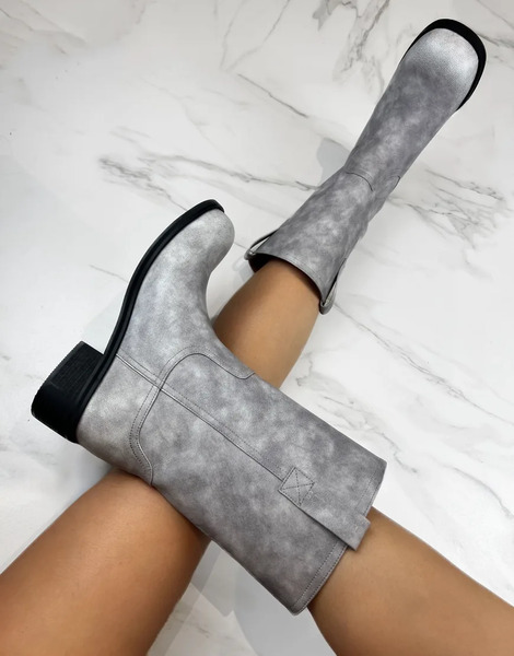  Dia Studios Trucker Pull Up Boots In Washed Grey Leather In Grey 