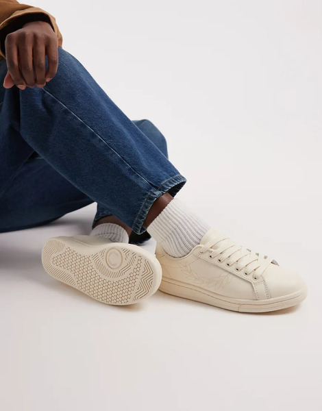  Fred Perry Leather Trainers In White 
