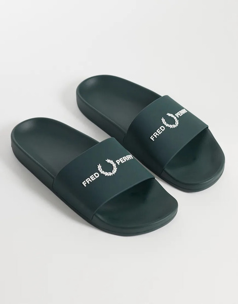  Fred Perry Logo Sliders In Green 