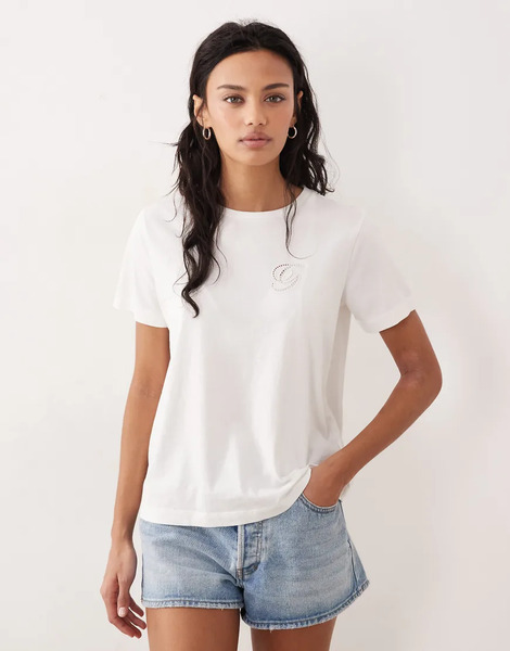  Gant Small Logo Fitted T Shirt In Eggshell White 