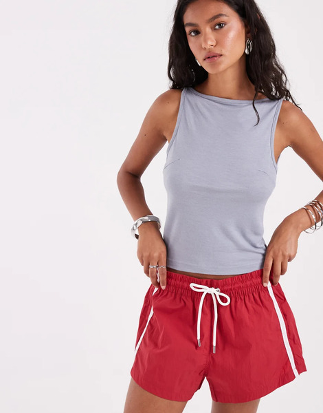  Gap Mini Runner Shorts With White Stripe In Red 