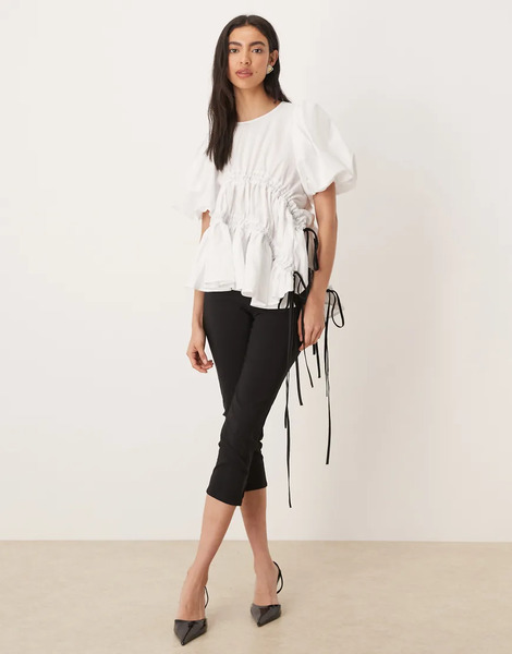  Ghospell Exclusive Ruched Puff Sleeve Top In White 