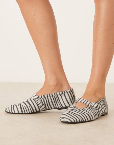  Glamorous Ballet Flats With Buckle Strap In Zebra Print Multi 