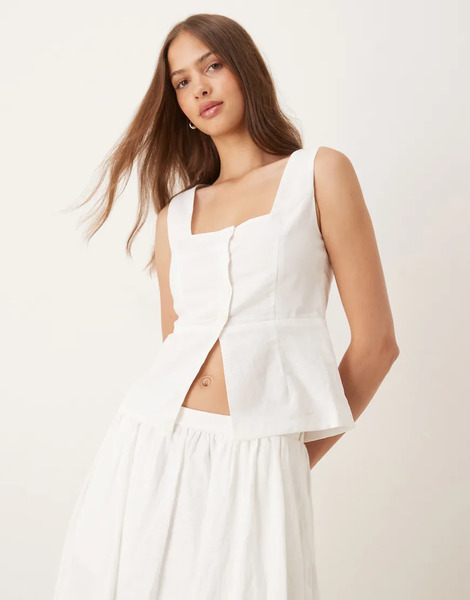  Glamorous Button Front Blouse In White 