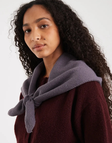  Glamorous Knitted Triangle Scarf In Grey 