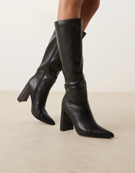  Glamorous Pointed Knee Boots In Black 