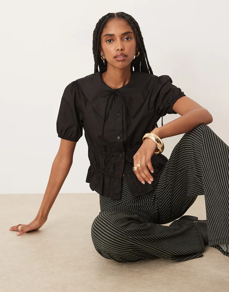  Glamorous Short Sleeve Ruched Blouse In Black 