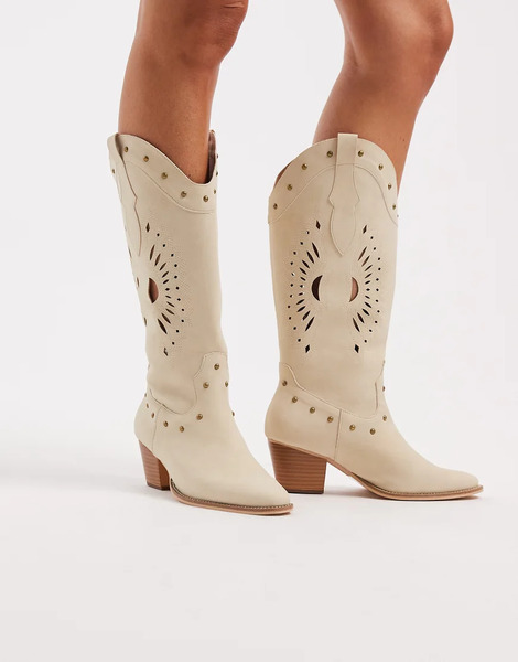  Glamorous Western Knee Boots In White 
