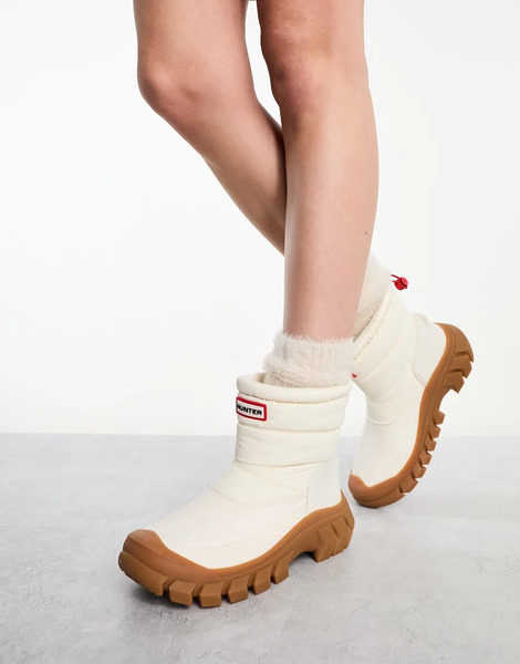  Hunter Intrepid Short Snow Boot In Beige Neutral 