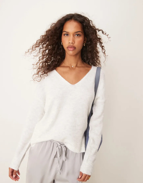  Jdy V Neck Jumper In Off White 